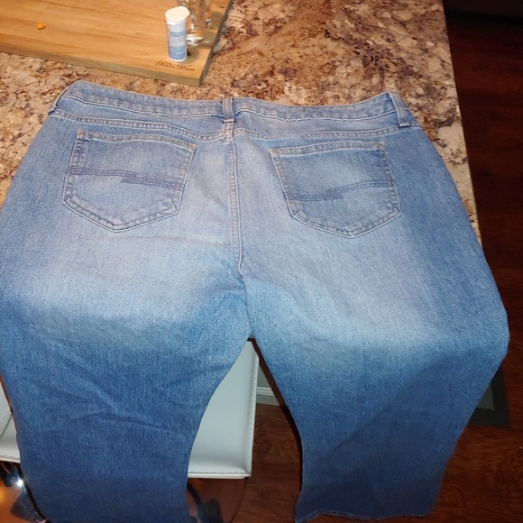 Women's Arizona Jeans - Picture 2 of 5